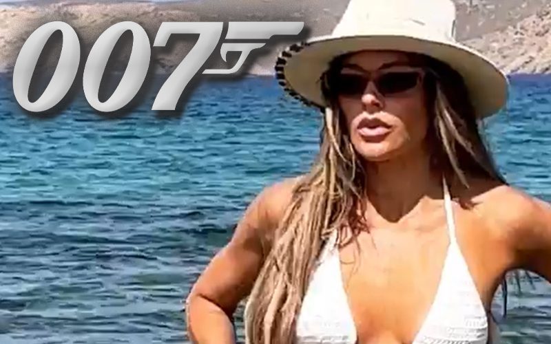 Kelly Kelly Wants To Be The Next Bond Girl In Stunning White Bikini Video Drop