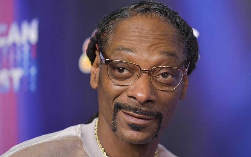 Snoop Dogg Gives Personal Blunt Roller A Substantial Pay Raise