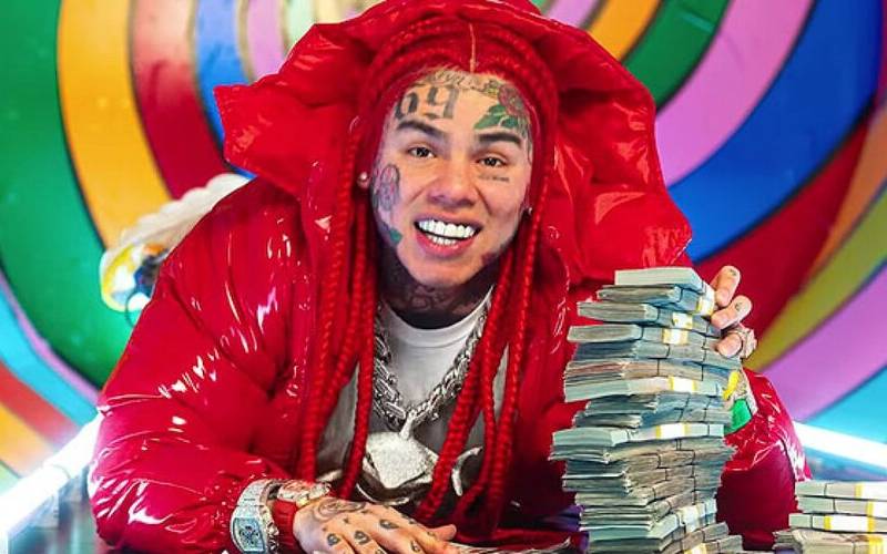 6ix9ine Flexes Big After Making $500k For A 40-Minute Show