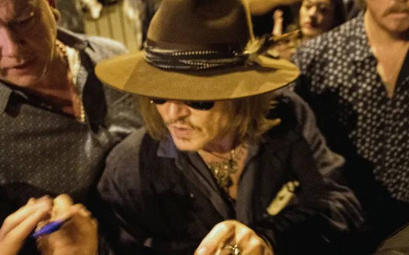 Johnny Depp Swarmed By Loving Fans In Paris
