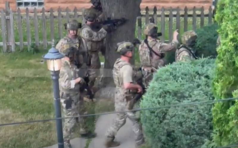 FBI Storms Robert Crimo’s Home After Highland Park Mass Shooting