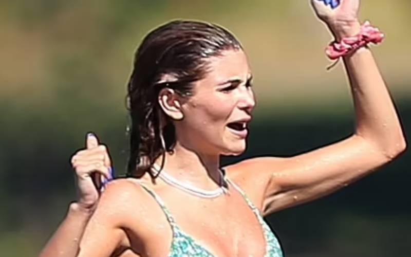 Lori Loughlin’s Daughter Olivia Jade Rocks Skimpy Bikini On A Boat Trip