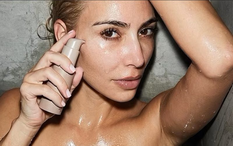 Kim Kardashian Bares All For Steamy Bathtub Photos