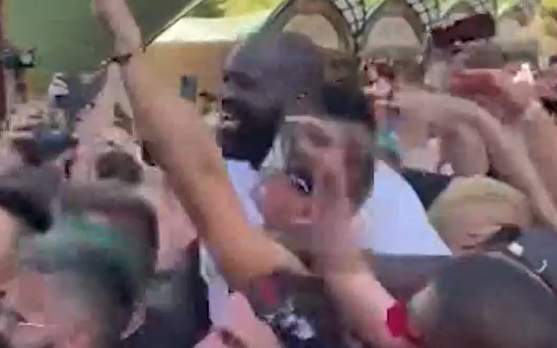 Shaquille O’Neal Jumps In Mosh Pit At Music Festival At Tomorrowland Belgium