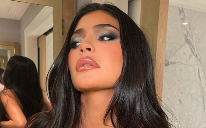 Kylie Jenner Shows Off Big In Stunning Tight Dress Photo Drop