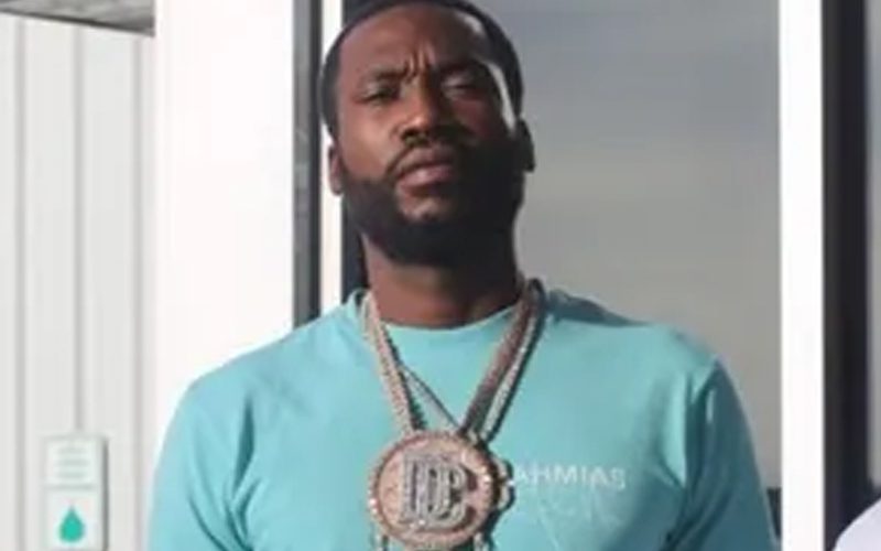 Meek Mill Buys $200K Dreamchasers Chain After Roc Nation Departure