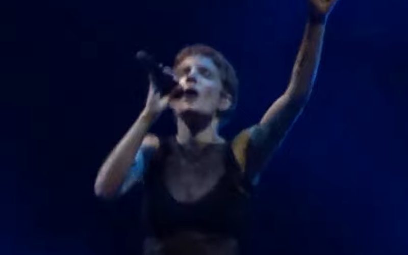 Halsey Guts Through Concert Performance With ‘Terrible Food Poisoning’