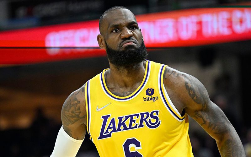 LeBron James Sets the Record Straight on Timetable for His Return from Injury