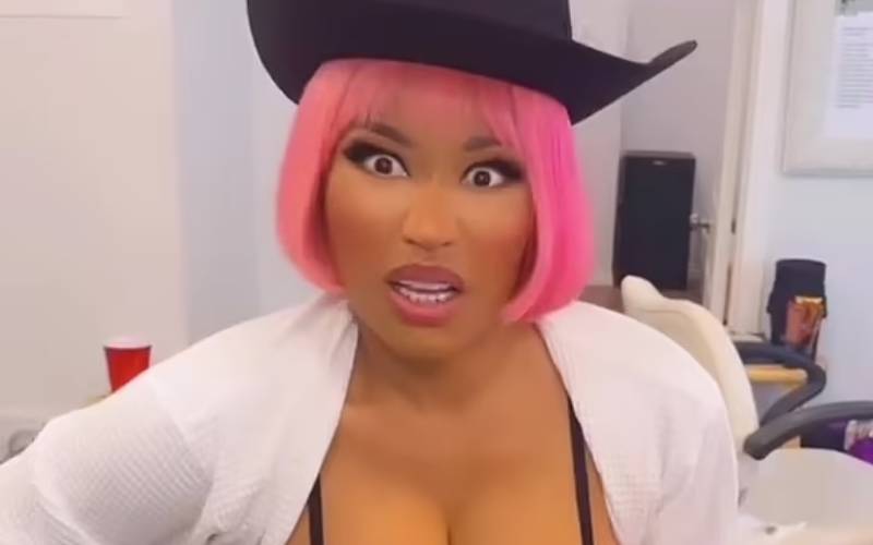 Nicki Minaj Shows Off Her Assets In Black Bustier & Cowboy Hat