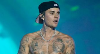 Justin Bieber Ditches His Shirt To Show Off His Tattoos During Budapest Concert