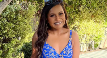 Mindy Kaling Flaunts Her Slimmed Down Figure In Blue Swimsuit