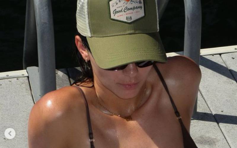 Kendall Jenner Shows Off Toned Abs In Skimpy Brown Bikini