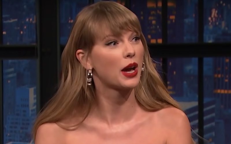 Taylor Swift Completely Denies She Copied ‘Shake It Off’
