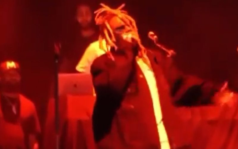 Lil Wayne Threatens To End Concert After Object Is Thrown At Him On Stage