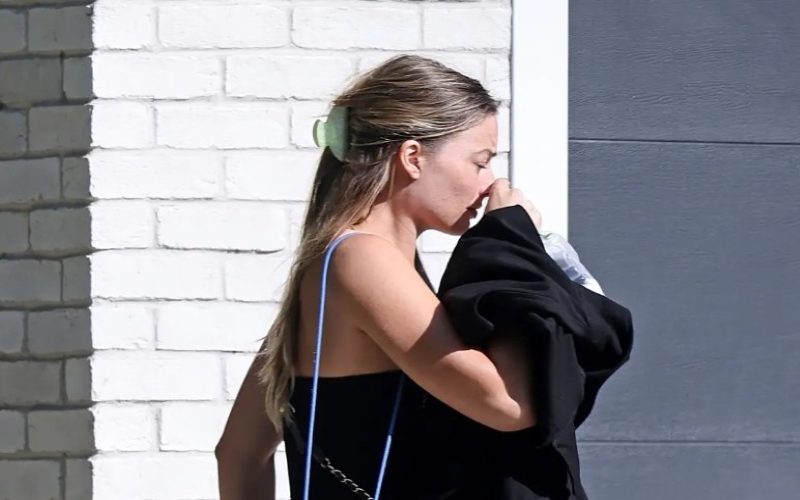 Margot Robbie Looks Distressed While Leaving Cara Delevingne’s House