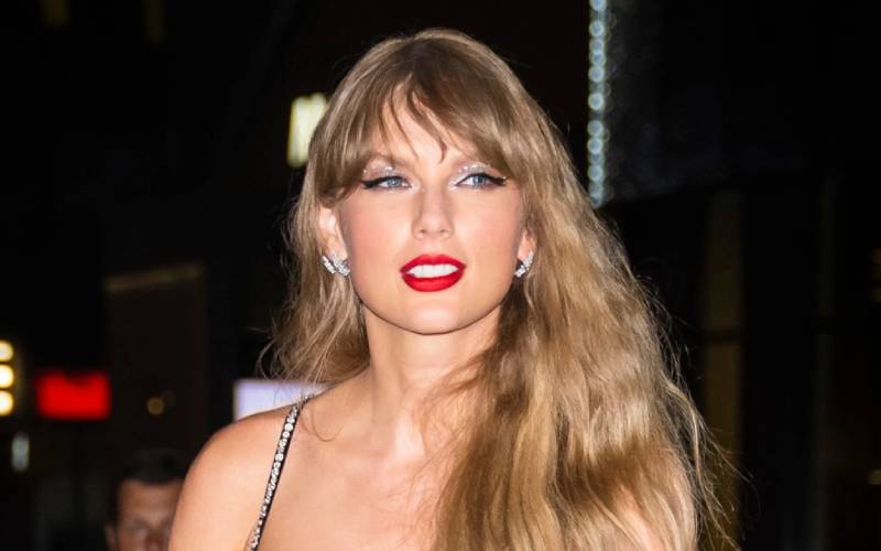 Taylor Swift Explains The Red Scarf’s Meaning In All Too Well