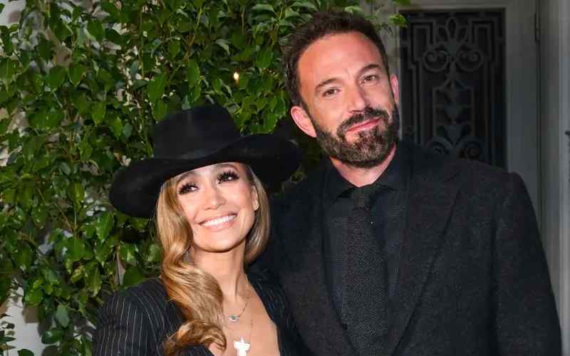 Jennifer Lopez & Ben Affleck Make Red Carpet Debut As A Married Couple