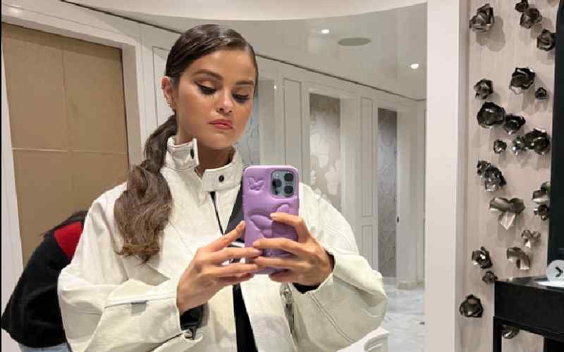 Selena Gomez Makes Her Instagram Comeback With New Selfies