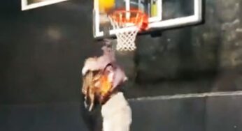 Snoop Dogg Shows Off His Dunking Skills