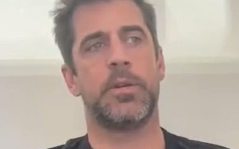 Aaron Rodgers Taking Time to Consider NFL Future with 4-Day Isolation Retreat