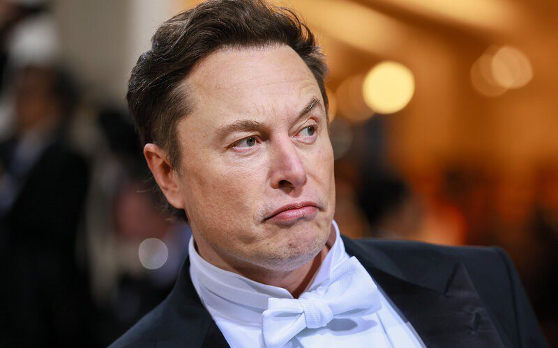 Elon Musk Had Engineers Boost His Flopped Tweet About Super Bowl