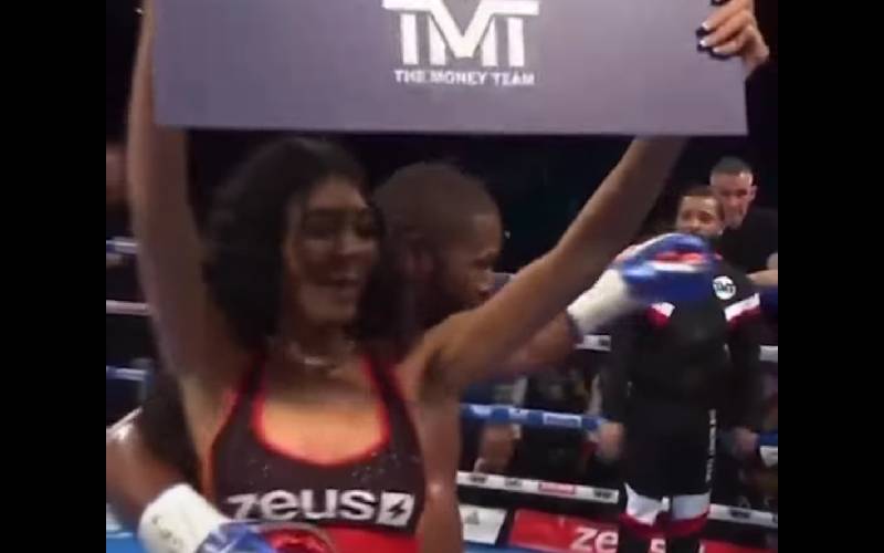 Floyd Mayweather Dances With Ring Girl In Between Rounds Against Aaron Chalmers