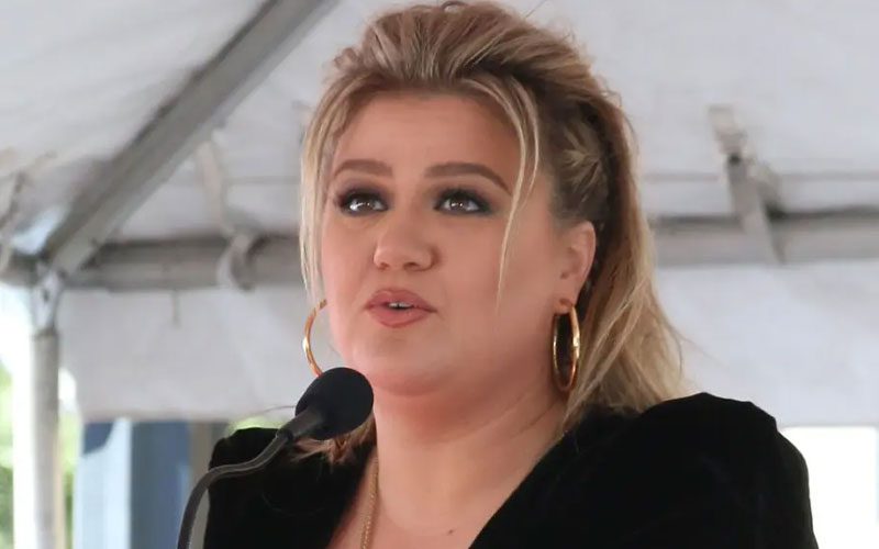 Kelly Clarkson’s Alleged Stalker Facing Six Criminal Charges
