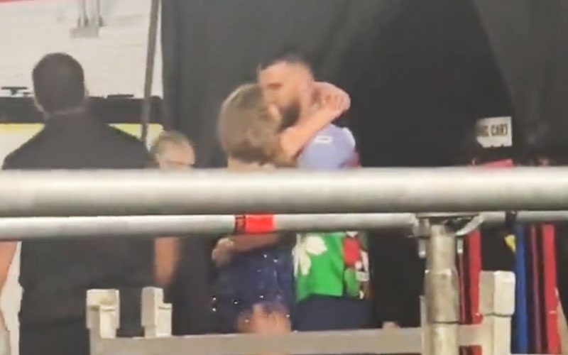 Taylor Swift and Travis Kelce Share Their First Public Kiss After Concert